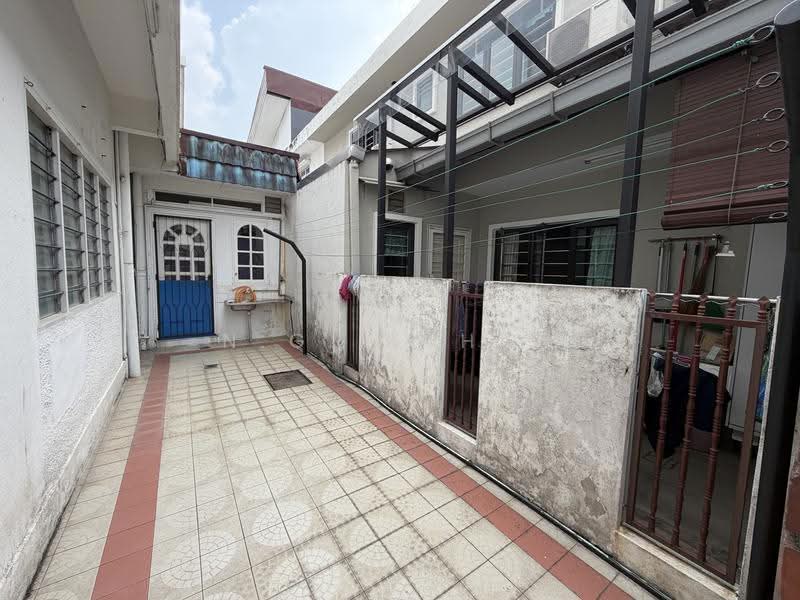 Rumah Berkembar untuk Dijual di SS 3, Taman Universiti (Petaling Jaya) - N.G. Kuhan - Exterior - PropertyGuru.com.my