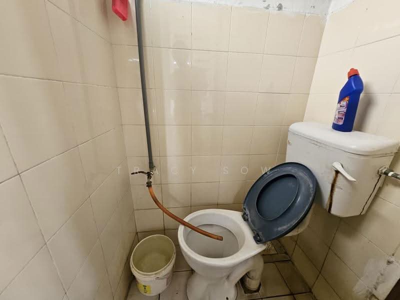 Rumah Flat untuk Dijual di Sri Shamelin - Tracy Sow - Bathroom - PropertyGuru.com.my