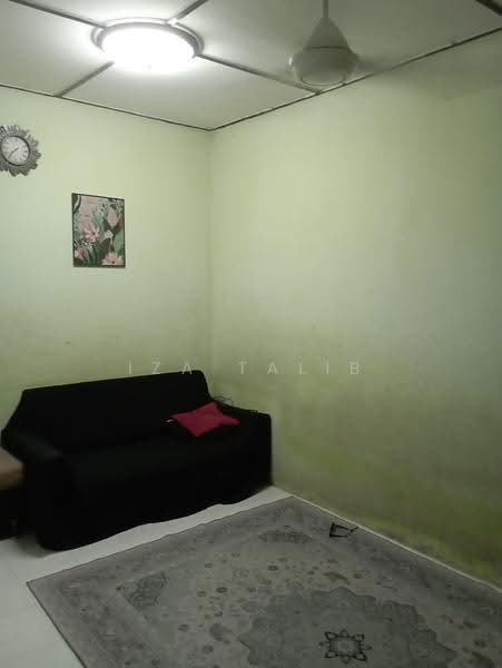 Rumah Teres 1-Tingkat untuk Dijual di Teluk Intan (Perak) - Iza Talib - Living Room - PropertyGuru.com.my