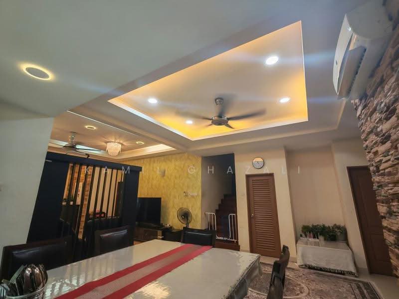 Rumah Berkembar untuk Dijual di Presint 15 (Putrajaya) - Kamil Ghazali - Living Room - PropertyGuru.com.my