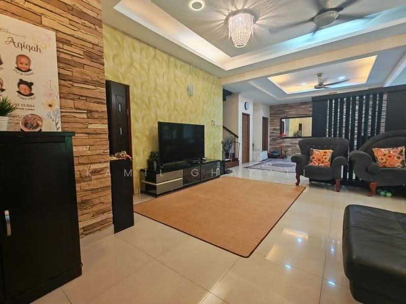 Rumah Berkembar untuk Dijual di Presint 15 (Putrajaya) - Kamil Ghazali - Living Room - PropertyGuru.com.my