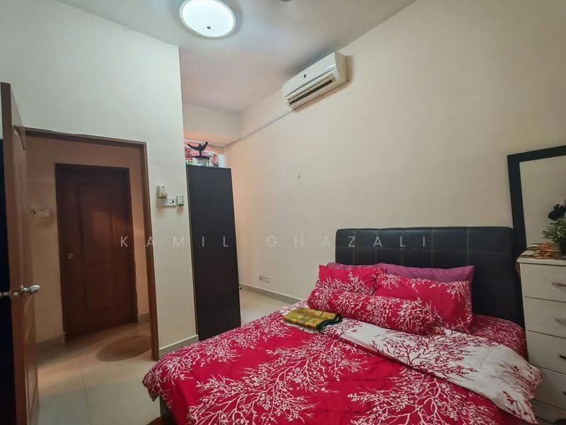Rumah Berkembar untuk Dijual di Presint 15 (Putrajaya) - Kamil Ghazali - Bedroom - PropertyGuru.com.my