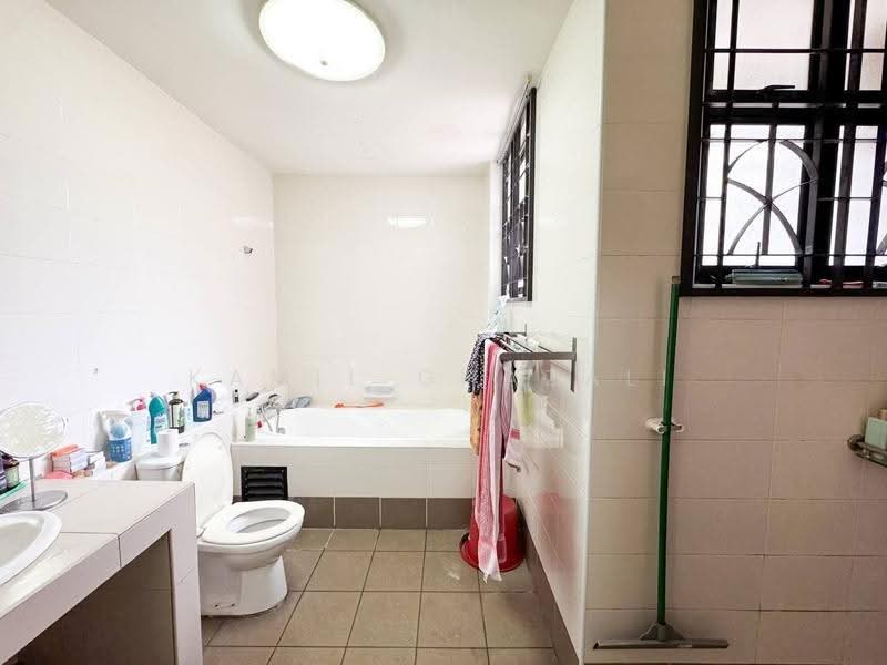 Rumah Berkembar untuk Dijual di Presint 15 (Putrajaya) - Kamil Ghazali - Bathroom - PropertyGuru.com.my