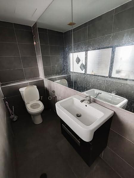 Kediaman Servis untuk Disewa di Empire Damansara - Tom Lee - Bathroom - PropertyGuru.com.my