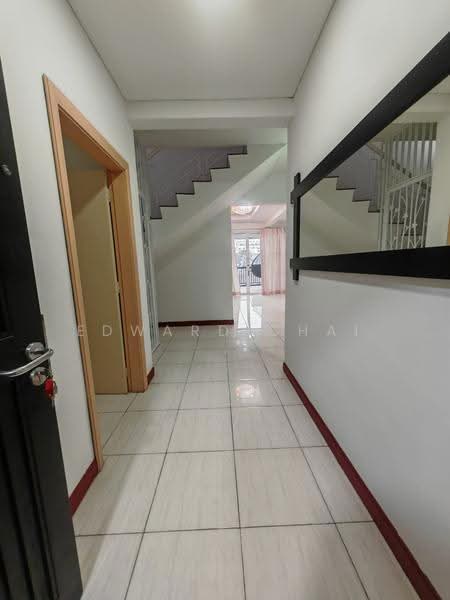 Kondominium untuk Disewa di Armanee Terrace - Edward Chai - Corridor - PropertyGuru.com.my