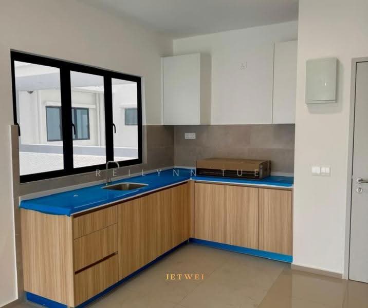 Service Residence for Sale at Hana @ Eco Ardence - Reilynn Tue - Kitchen - PropertyGuru.com.my