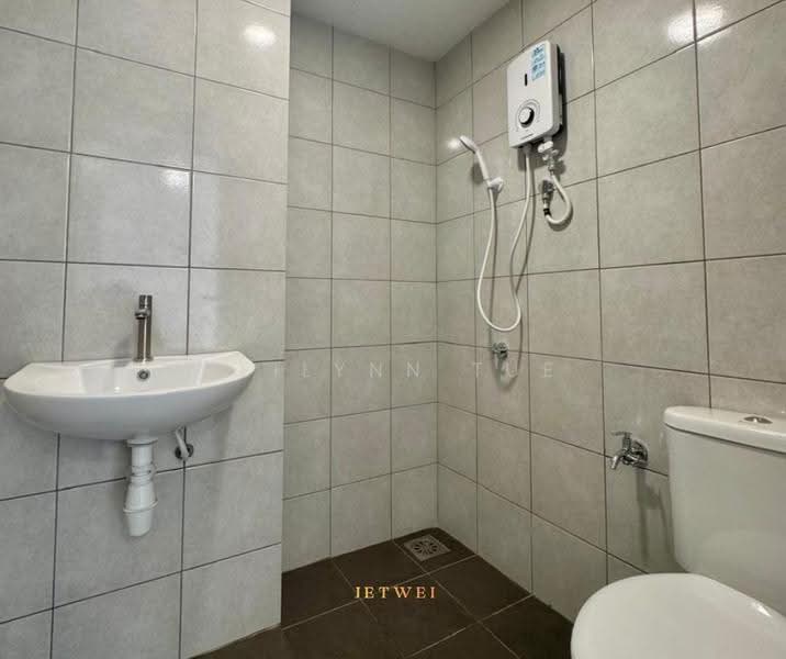 Service Residence for Sale at Hana @ Eco Ardence - Reilynn Tue - Bathroom - PropertyGuru.com.my