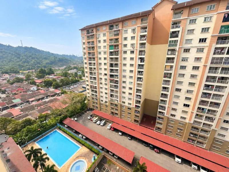 Pangsapuri untuk Dijual di Lakeview Apartments - WL Wan - Exterior - PropertyGuru.com.my
