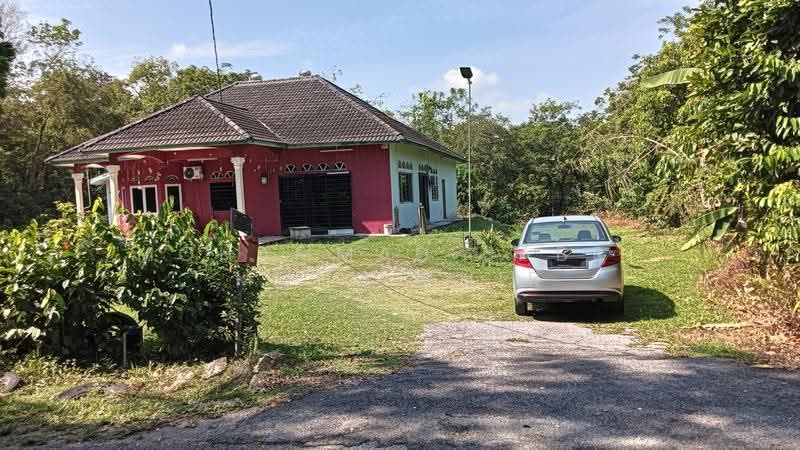 Bungalow unit and land