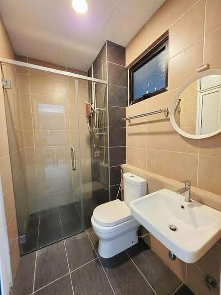 Service Residence for Sale at TriTower Residence @ Johor Bahru Sentral - Ryan Tan - Bathroom - PropertyGuru.com.my