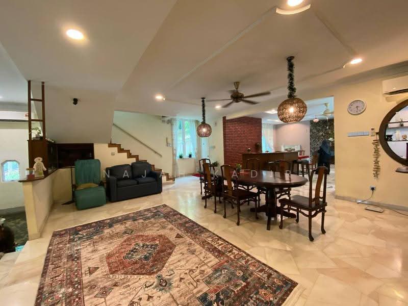 Agricultural Land for Sale in Kampung Sungai Merab Luar (Dengkil) - Najah Kadir - Living Room - PropertyGuru.com.my