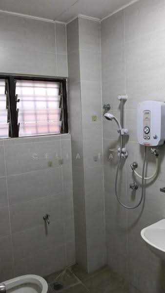 1.5-storey Terraced House for Sale in Usj 11 (Subang Jaya) - Celia Tan - Bathroom - PropertyGuru.com.my