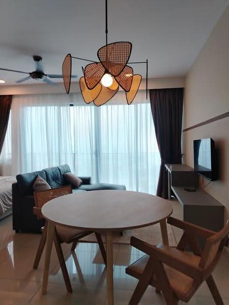 Kediaman Servis untuk Dijual di Trefoil @ Setia City - Calvin Lim - Living Room - PropertyGuru.com.my