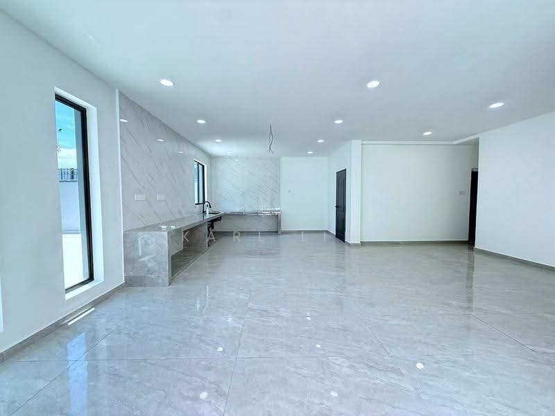 Bungalow House for Sale in Taman Kebun Teh (Johor Bahru) - Karl Lim - Kitchen - PropertyGuru.com.my