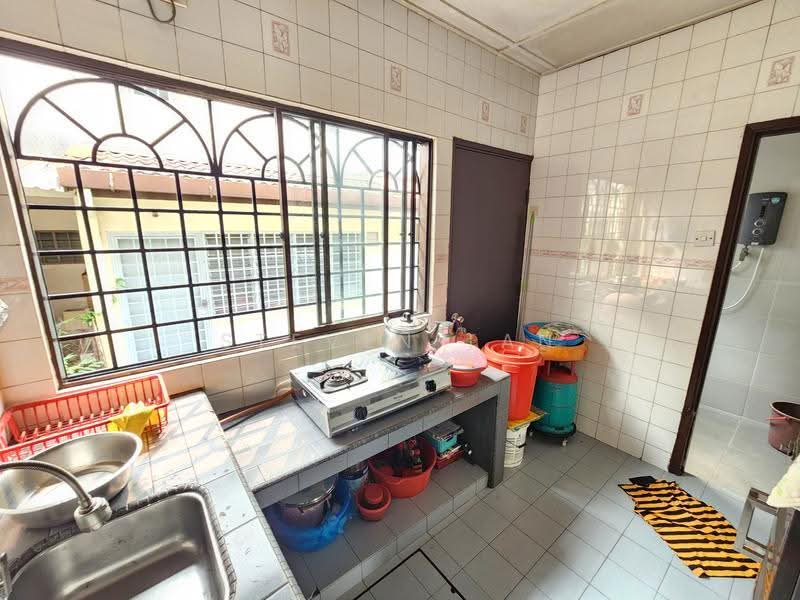 2-storey Terraced House for Sale in BANDAR PUCHONG JAYA (Puchong) - Steven Tan - Kitchen - PropertyGuru.com.my