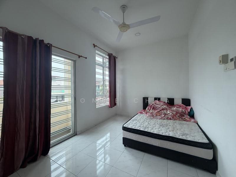 Rumah Teres 2-Tingkat untuk Dijual di Taman Cheng Setia (Cheng) - Yvonne Chia - PropertyGuru.com.my