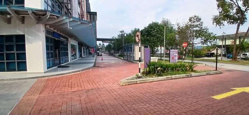 Kedai / Pejabat untuk Disewa di Petaling Jaya (Selangor) - Belinda Twee - Entrance - PropertyGuru.com.my