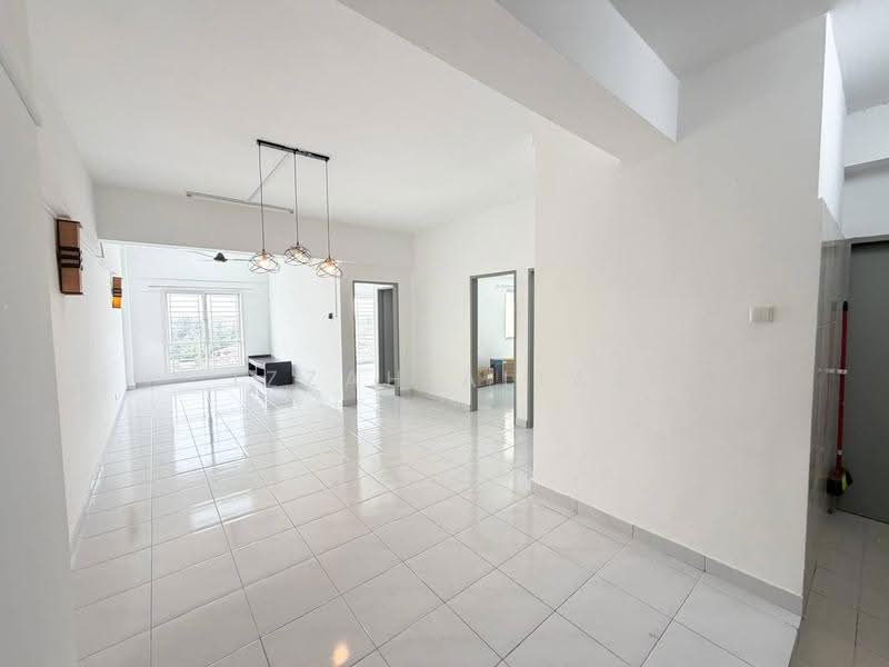 Pangsapuri untuk Dijual di Trifolia - Izzah Alias - Living Room - PropertyGuru.com.my