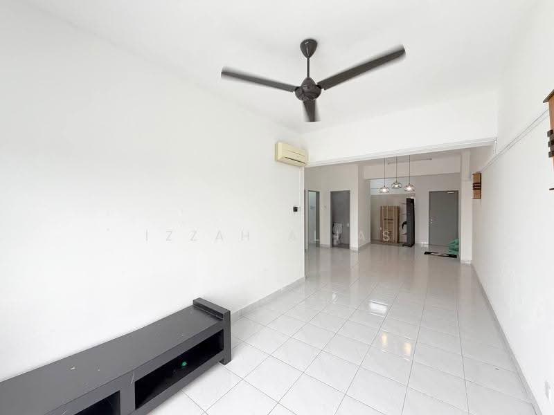 Pangsapuri untuk Dijual di Trifolia - Izzah Alias - Living Room - PropertyGuru.com.my