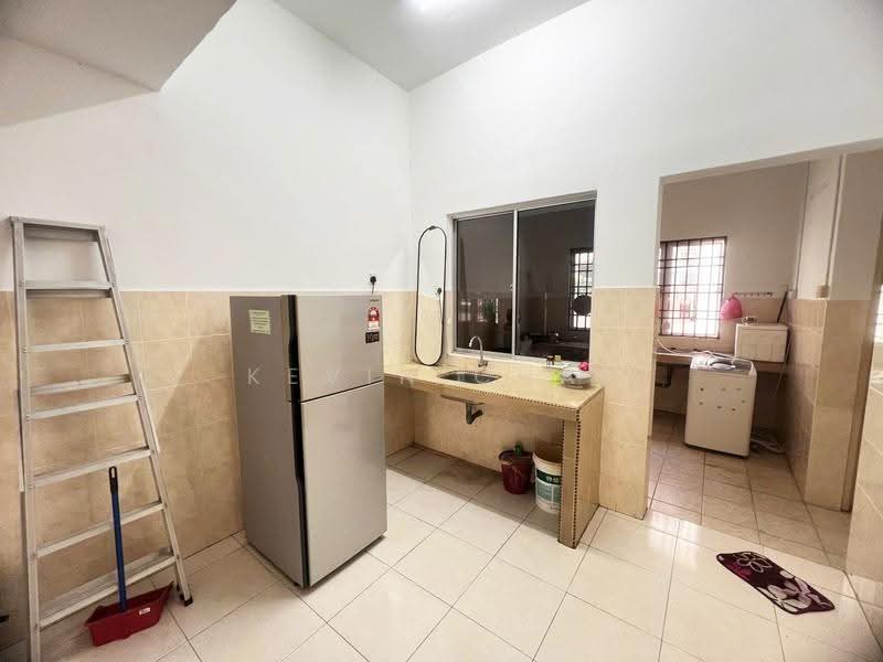 Dry Kitchen