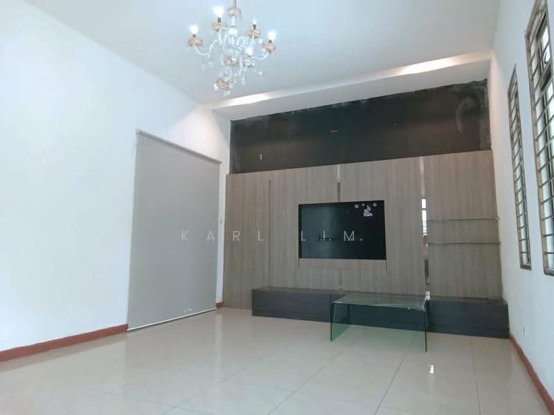 Rumah Berkembar untuk Dijual di Taman Kempas Utama (Tebrau) - Karl Lim - Living Room - PropertyGuru.com.my