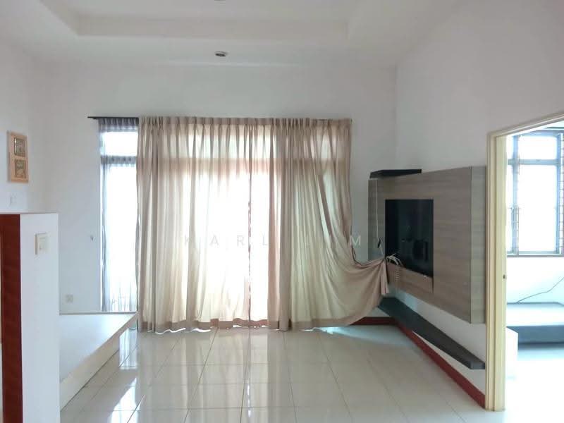 Rumah Berkembar untuk Dijual di Taman Kempas Utama (Tebrau) - Karl Lim - Living Room - PropertyGuru.com.my