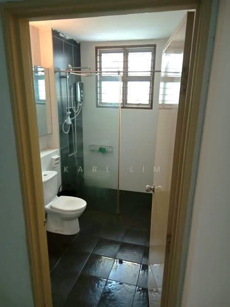 Rumah Berkembar untuk Dijual di Taman Kempas Utama (Tebrau) - Karl Lim - Bathroom - PropertyGuru.com.my