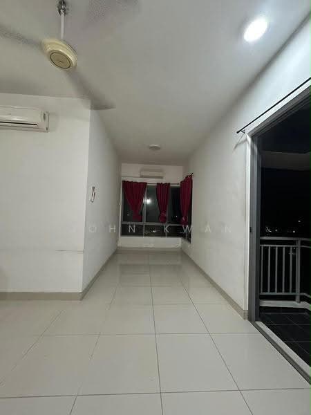 Kediaman Servis untuk Disewa di Vega Residensi 1 - John Kwan - Corridor - PropertyGuru.com.my