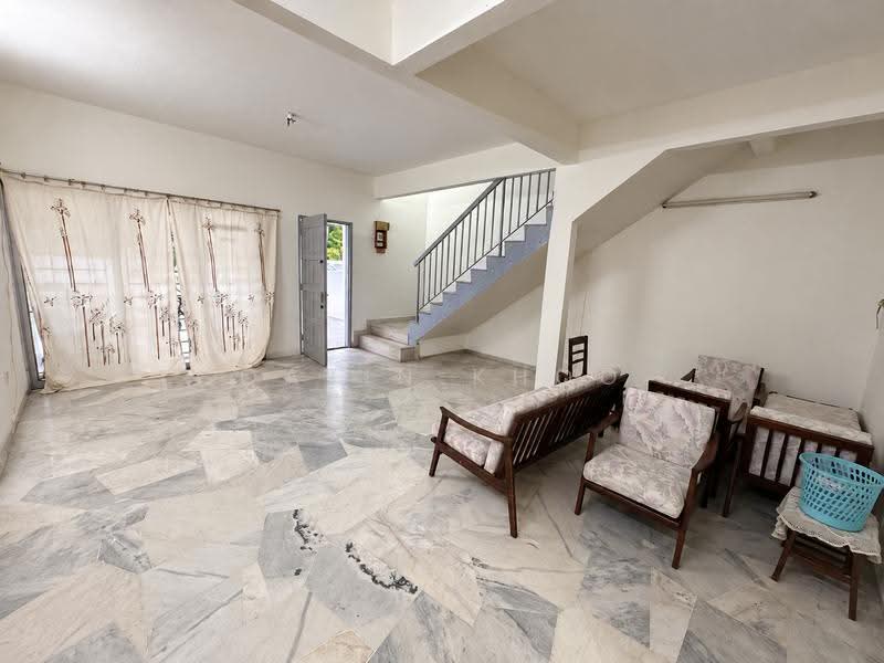 2-storey Terraced House for Sale in Taman Cempaka (Ipoh) - Qazin Khoo - Living Room - PropertyGuru.com.my