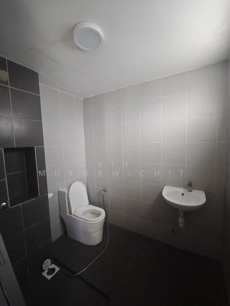 Kondominium untuk Disewa di D' Camellia - Vin Mukdawichit - Bathroom - PropertyGuru.com.my