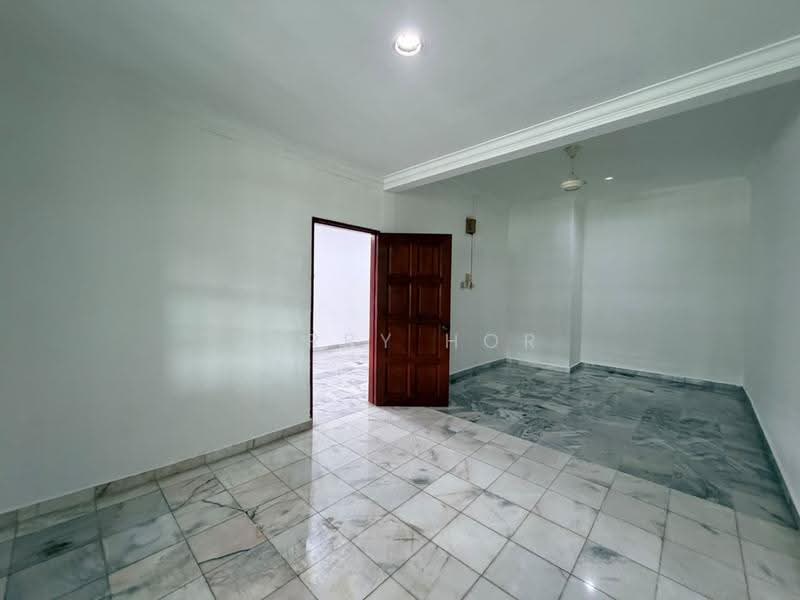 1-storey Terraced House for Rent in Skudai (Johor) - Jerry Hor - Living Room - PropertyGuru.com.my