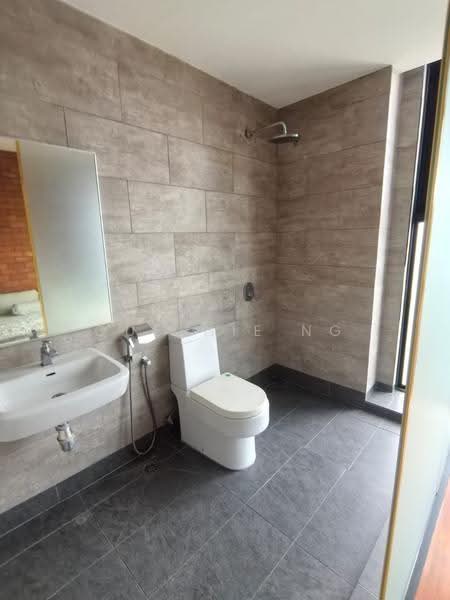 Semi-Detached House for Rent in Johor Bahru (Johor) - Queenie Ng - Bathroom - PropertyGuru.com.my