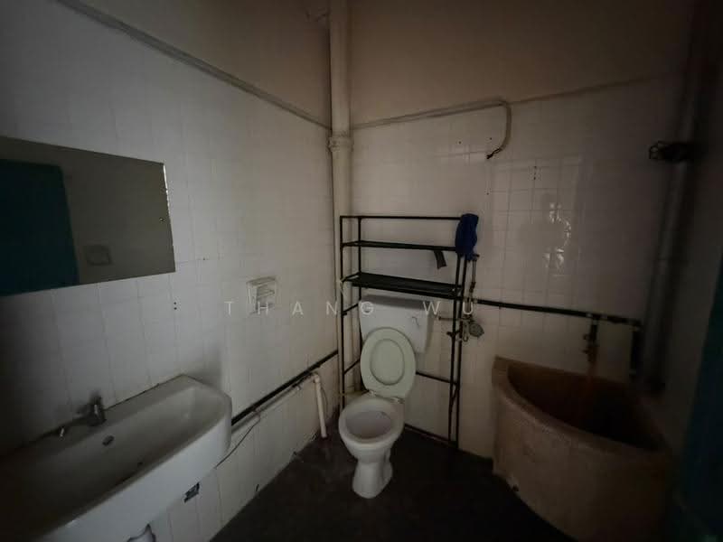 3-storey Terraced House for Sale in Ayer Itam (Penang) - Thang Wu - Bathroom - PropertyGuru.com.my