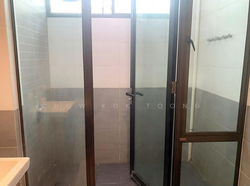 3-storey Terraced House for Sale in Taman Damai Utama (Bandar Kinrara) - Chow Kok Toong - Bathroom - PropertyGuru.com.my