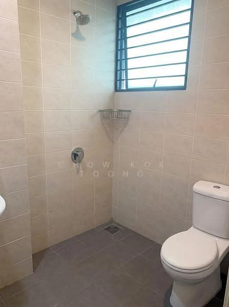 3-storey Terraced House for Sale in Taman Damai Utama (Bandar Kinrara) - Chow Kok Toong - Bathroom - PropertyGuru.com.my