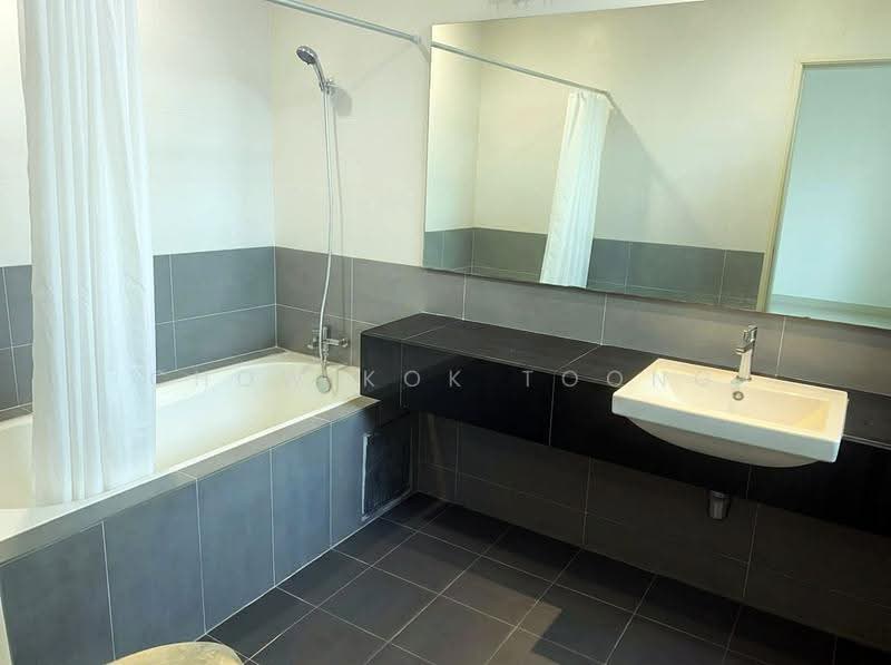 3-storey Terraced House for Sale in Taman Damai Utama (Bandar Kinrara) - Chow Kok Toong - Bathroom - PropertyGuru.com.my
