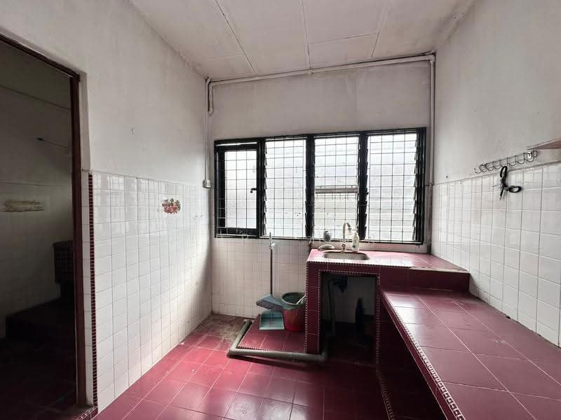 Rumah Flat untuk Disewa di Flat Bandar Selesa Jaya @ Jalan Silat Gayong - Jerry Hor - Kitchen - PropertyGuru.com.my