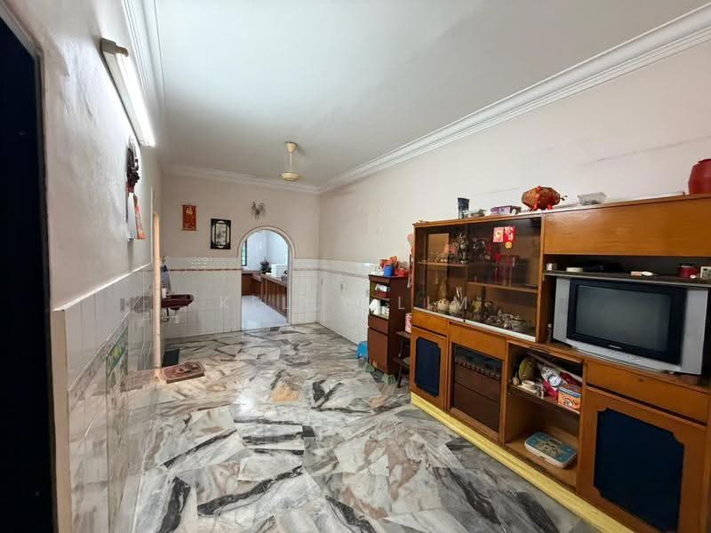 Rumah Teres 2-Tingkat untuk Dijual di Taman Klang Jaya (Klang) - Kelly Lim - Living Room - PropertyGuru.com.my