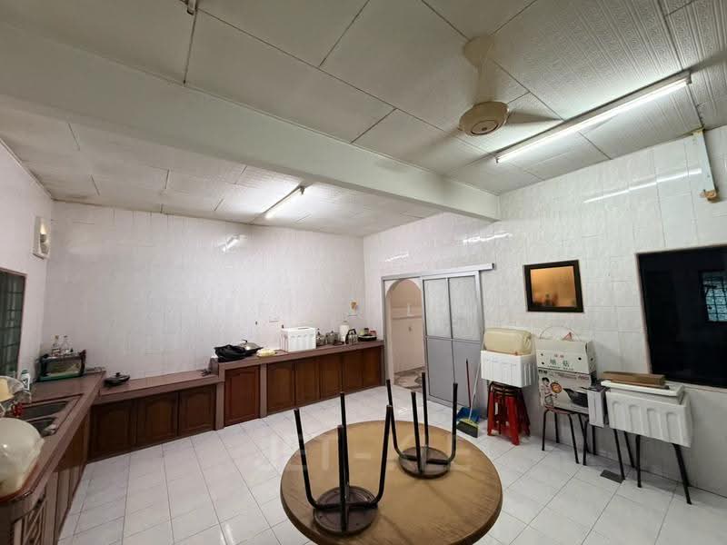 Rumah Teres 2-Tingkat untuk Dijual di Taman Klang Jaya (Klang) - Kelly Lim - Kitchen - PropertyGuru.com.my