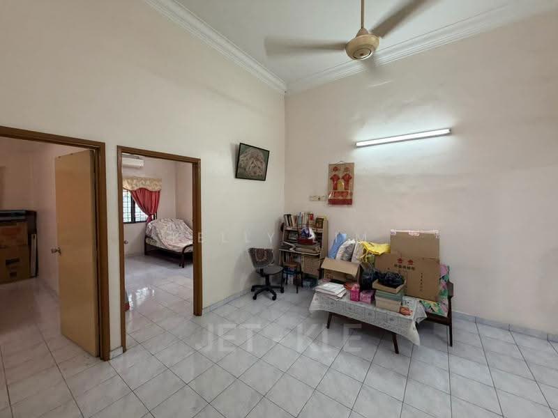Rumah Teres 2-Tingkat untuk Dijual di Taman Klang Jaya (Klang) - Kelly Lim - Living Room - PropertyGuru.com.my