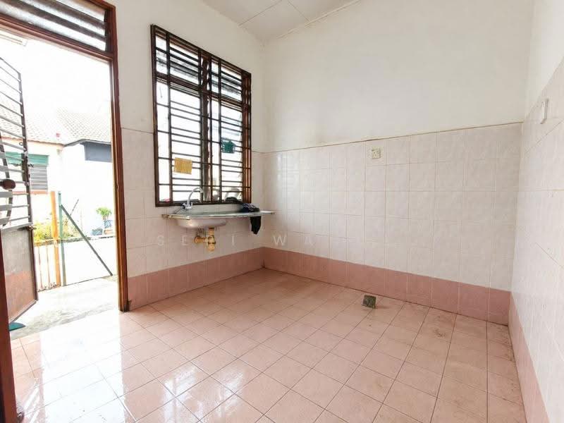 Rumah Teres 1-Tingkat untuk Dijual di Kluang (Johor) - Seri Wangi - Kitchen - PropertyGuru.com.my