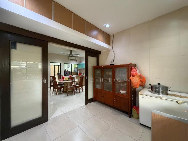 Semi-Detached House for Sale in Jalan Ipoh (Kuala Lumpur) - Yanis Cheong - Dining Room - PropertyGuru.com.my