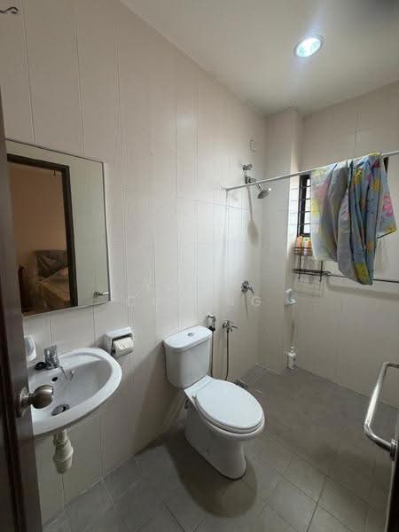Semi-Detached House for Sale in Jalan Ipoh (Kuala Lumpur) - Yanis Cheong - Bathroom - PropertyGuru.com.my