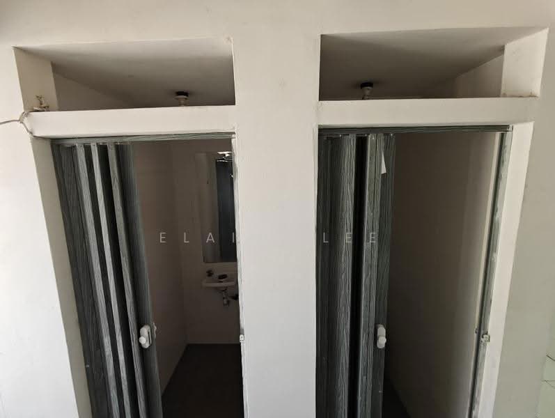 Rumah Flat untuk Dijual di Taman Pelangi Indah - Elaine Lee - Bathroom - PropertyGuru.com.my