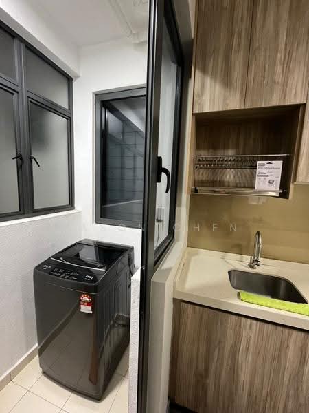 Kediaman Servis untuk Disewa di United Point (Residensi Berpadu) - Jason Chen - Balcony - PropertyGuru.com.my