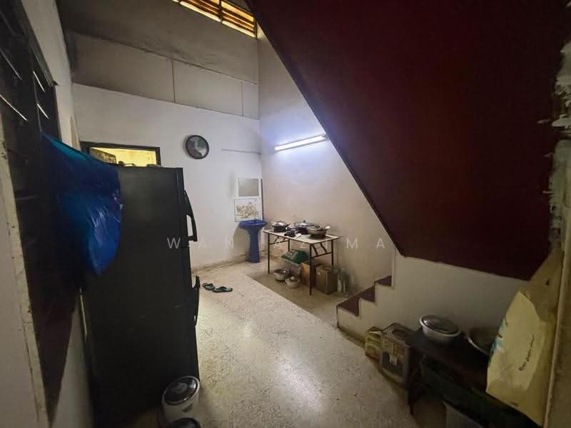Rumah Teres 1.5-Tingkat untuk Dijual di Bandar Baru Sungai Buloh (Sungai Buloh) - Wan Azima - Kitchen - PropertyGuru.com.my