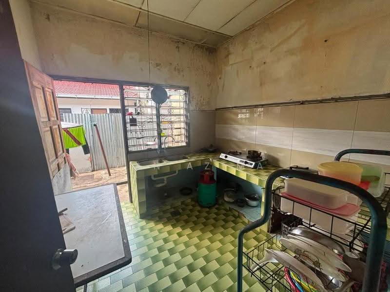 Rumah Teres 1.5-Tingkat untuk Dijual di Bandar Baru Sungai Buloh (Sungai Buloh) - Wan Azima - Kitchen - PropertyGuru.com.my