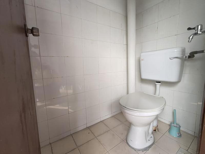 Apartment for Sale at Palma Apartment (Bandar Country Homes) - Vivian Ho - Bathroom - PropertyGuru.com.my