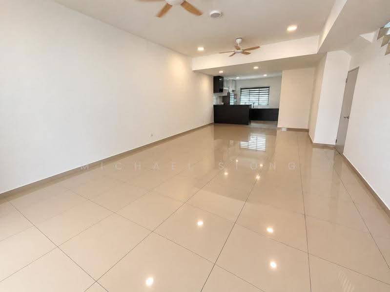2-storey Terraced House for Rent in Bandar Gamuda Gardens (Rawang) - Michael Siong - Living Room - PropertyGuru.com.my