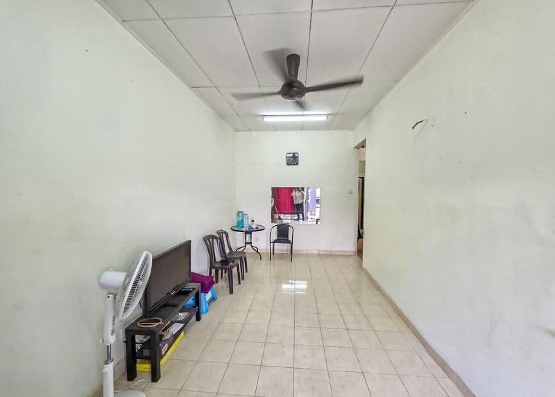 Rumah Teres 1-Tingkat untuk Dijual di Bukit Raja (Selangor) - Muin Mn - Living Room - PropertyGuru.com.my